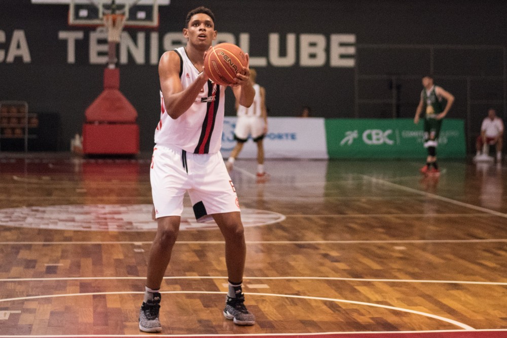 Ruan Miranda demonstrou sua evolução técnica em quadra com a camisa rubro-negra.
