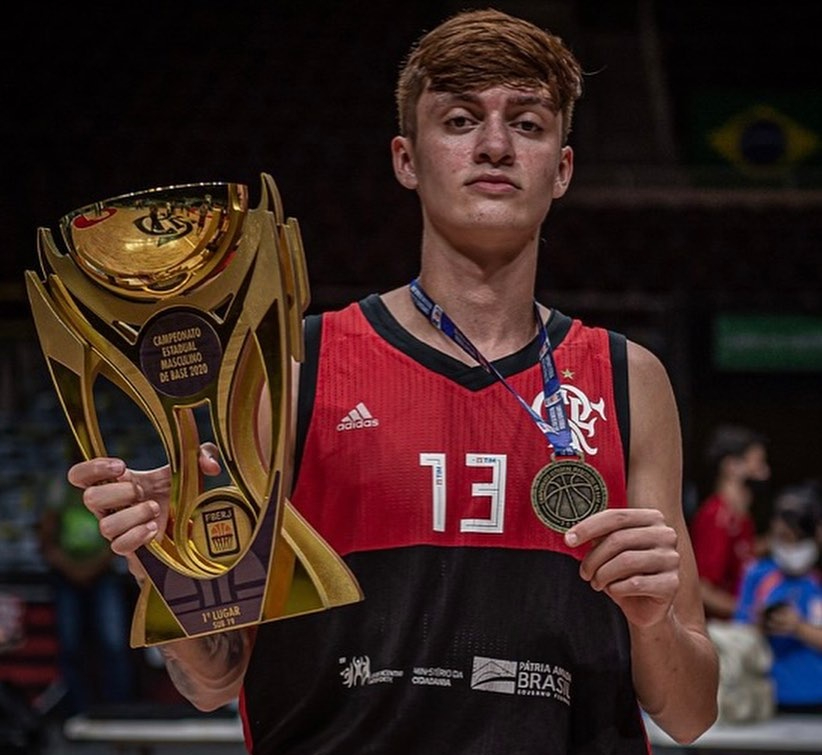 Gabriel Camargo descreve sua alegria em defender o basquete rubro-negro ...